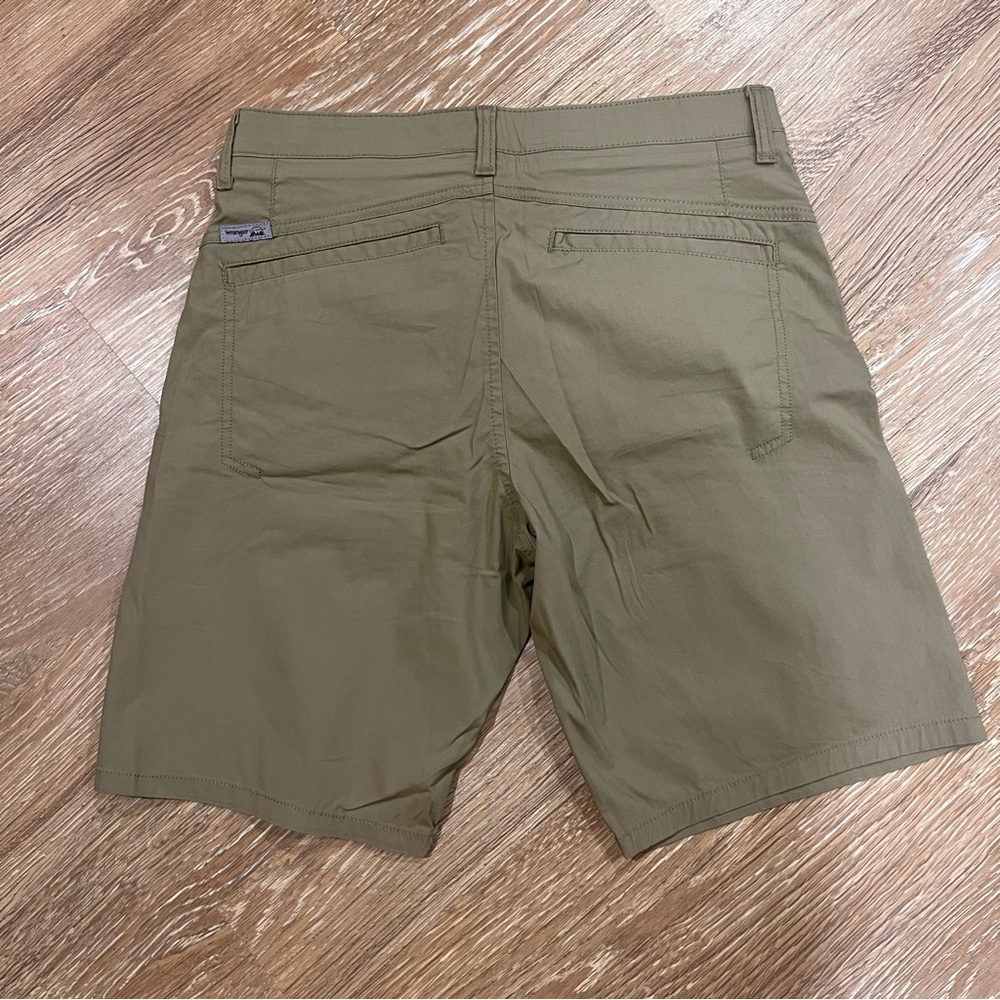 Wrangler Outdoor Shorts - Picture 2 of 4